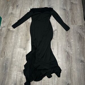 Elegant Black Off-Shoulder Evening Gown - M
